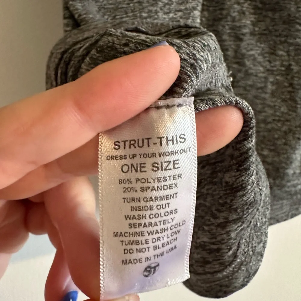 Strut This Heather Gray Stretchy Shelf Bra Cross Back Tank Top EUC - Picture 6 of 8